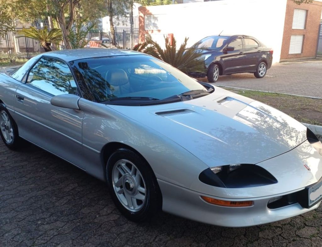 CAMARO 3.4 V6 1994/95, COM 58.000 MILHAS ORIGINAIS, SEGUNDO DONO, COM UP GRADE DE POTÊNCIA, COM MANUAIS ORIGINAIS, EM ESTADO IMPECÁVEL