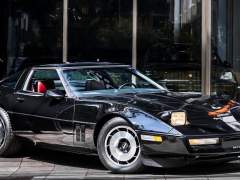 CORVETTE C4 1985, COM APENAS 60.000 KM ORIGINAIS, CÂMBIO MANUAL, PLACAS PRETAS COM O ANO DO CARRO, EM ESTADO IMPECÁVEL imagem 2 CORVETTE C4 1985, COM APENAS 60.000 KM ORIGINAIS, CÂMBIO MANUAL, PLACAS PRETAS COM O ANO DO CARRO, EM ESTADO IMPECÁVEL imagem 2