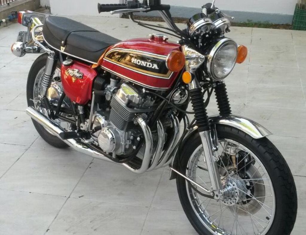 CB 750 1975, EM ÓTIMO ESTADO DE CONSERVAÇÃO, COM PLACA PRETA COM O ANO DA MOTO