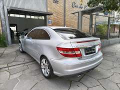 MERCEDES BENZ CLC 200 K 1.8 KOMPRESSOR 2 PORTAS AUTOMÁTICA ANO 2010 COM APENAS 110.900 Km IMPECÁVEL imagem 5 MERCEDES BENZ CLC 200 K 1.8 KOMPRESSOR 2 PORTAS AUTOMÁTICA ANO 2010 COM APENAS 110.900 Km IMPECÁVEL imagem 5