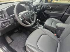 JEEP RENEGADE WILLYS 2026, 4X4 FLEX, COM APENAS 8.000 KM, TETO SOLAR, NA GARANTIA DE FÁBRICA imagem 9 JEEP RENEGADE WILLYS 2026, 4X4 FLEX, COM APENAS 8.000 KM, TETO SOLAR, NA GARANTIA DE FÁBRICA imagem 9
