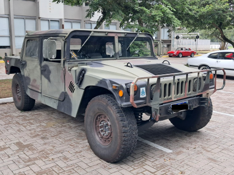 HUMMER M998 1989, VERSÃO ORIGINAL DO LENDÁRIO JIPE MILITAR HUMVEE
