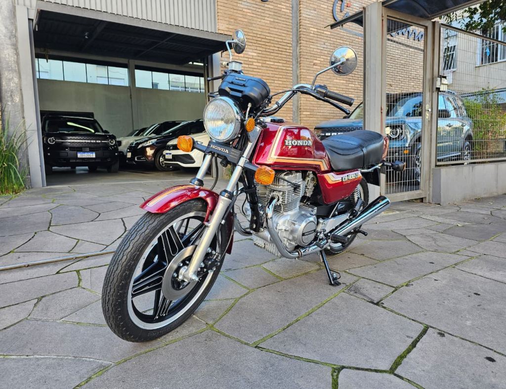 HONDA CB 400 II 1982, COM APENAS 8.717 KM, EM IMPECÁVEL ESTADO