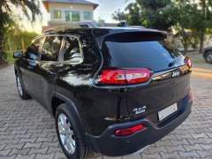 CHEROKEE LIMITED 2015, COM MOTOR V6 3.2, GASOLINA, 4X4, COM APENAS 54.000 KM, EM ESTADO IMPECÁVEL imagem 3 CHEROKEE LIMITED 2015, COM MOTOR V6 3.2, GASOLINA, 4X4, COM APENAS 54.000 KM, EM ESTADO IMPECÁVEL imagem 3
