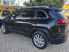 CHEROKEE LIMITED 2015, COM MOTOR V6 3.2, GASOLINA, 4X4, COM APENAS 54.000 KM, EM ESTADO IMPECÁVEL imagem 4 CHEROKEE LIMITED 2015, COM MOTOR V6 3.2, GASOLINA, 4X4, COM APENAS 54.000 KM, EM ESTADO IMPECÁVEL imagem 4