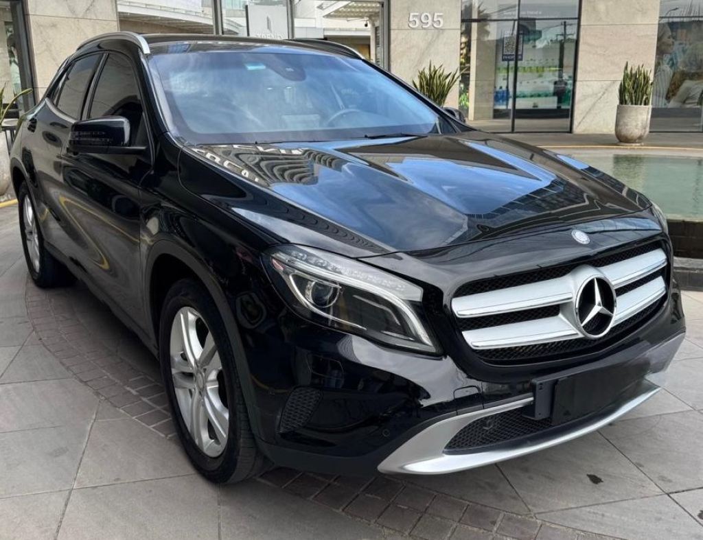 MERCEDES GLA 200 2017, COM 78.000 KM, BLINDAGEM AXXO NÍVEL IIIA, EM PERFEITO ESTADO DE CONSERVAÇÃO