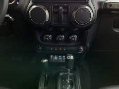 JEEP WRANGLER SPORT 3.6 V6 PENTASTAR COMPLETO DE FÁBRICA E TOTALMENTE EQUIPADO imagem 17 JEEP WRANGLER SPORT 3.6 V6 PENTASTAR COMPLETO DE FÁBRICA E TOTALMENTE EQUIPADO imagem 17