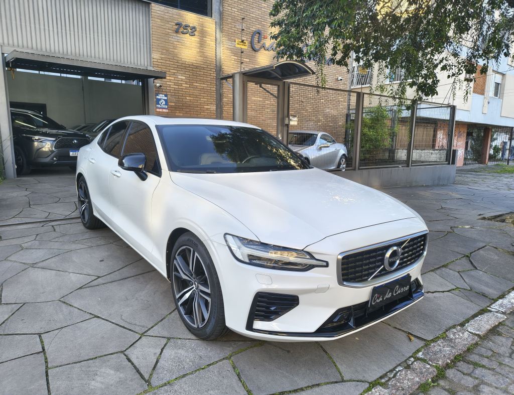VOLVO S 60 2.0 TURBO R-DESIGN HIBRIDO PLUGIN 408 CV AUTOMÁTICO PNEUS NOVOS IMPECÁVEL