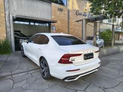 VOLVO S 60 2.0 TURBO R-DESIGN HIBRIDO PLUGIN 408 CV AUTOMÁTICO PNEUS NOVOS IMPECÁVEL imagem 5 VOLVO S 60 2.0 TURBO R-DESIGN HIBRIDO PLUGIN 408 CV AUTOMÁTICO PNEUS NOVOS IMPECÁVEL imagem 5