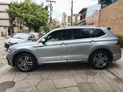 TIGUAN R LINE 2024, 7 LUGARES, COM APENAS 40.000 KM, EM IMPECÁVEL ESTADO, TODAS REVISÕES EM CONCESSIONÁRIA imagem 4