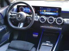 MERCEDES BENZ GLB 220 2.0 AMG LINE 4 MATIC HIBRIDO LEVE (MHEV) 7 LUGARES NA GARANTIA DE FÁBRICA IMPECÁVEL imagem 14 MERCEDES BENZ GLB 220 2.0 AMG LINE 4 MATIC HIBRIDO LEVE (MHEV) 7 LUGARES NA GARANTIA DE FÁBRICA IMPECÁVEL imagem 14