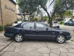 MERCEDES BENZ E 420 4.2 ELEGANCE V8 AUTOMÁTICA ANO 1997 COM APENAS 45.240 Km VEÍCULO DE COLEÇÃO IMPECÁVEL imagem 8 MERCEDES BENZ E 420 4.2 ELEGANCE V8 AUTOMÁTICA ANO 1997 COM APENAS 45.240 Km VEÍCULO DE COLEÇÃO IMPECÁVEL imagem 8