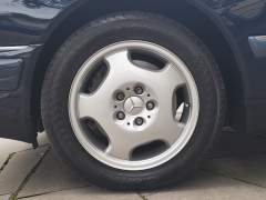 MERCEDES BENZ E 420 4.2 ELEGANCE V8 AUTOMÁTICA ANO 1997 COM APENAS 45.240 Km VEÍCULO DE COLEÇÃO IMPECÁVEL imagem 18 MERCEDES BENZ E 420 4.2 ELEGANCE V8 AUTOMÁTICA ANO 1997 COM APENAS 45.240 Km VEÍCULO DE COLEÇÃO IMPECÁVEL imagem 18