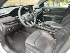 COMMANDER BLACKHAWK 2.0 TURBO, 2026, 7 LUGARES, 4X4, TOP DE LINHA, COM APENAS 6.000 KM imagem 10 COMMANDER BLACKHAWK 2.0 TURBO, 2026, 7 LUGARES, 4X4, TOP DE LINHA, COM APENAS 6.000 KM imagem 10
