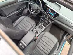 VOLKSWAGEN TAOS 1.4 250 TSI HIGHLINE TOTAL FLEX ÚNICO DONO REVISÕES NA CONCESSIONÁRIA ANO 2023 COM APENAS 35.100 KM imagem 15 VOLKSWAGEN TAOS 1.4 250 TSI HIGHLINE TOTAL FLEX ÚNICO DONO REVISÕES NA CONCESSIONÁRIA ANO 2023 COM APENAS 35.100 KM imagem 15