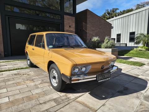 VOLKSWAGEN BRASILIA MOTOR 1600 ANO 1978 COM APENAS 42.800 Km ORIGINAIS VEÍCULO PARA COLECIONADOR